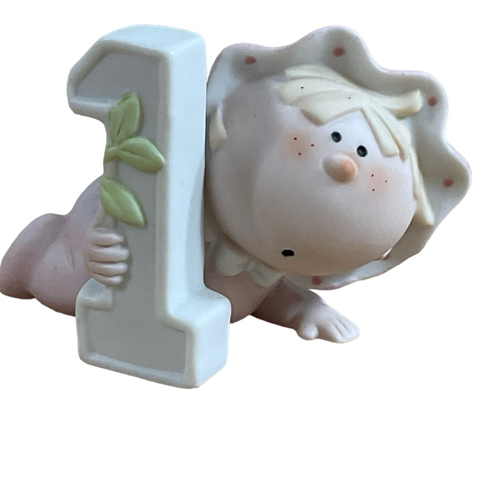 Bumpkins Baby Girl #1 First Birthday Baby Cake topper figurine 2.5”X 2” Crawling